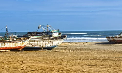 Caleta Santa Rosa (Playa y Pueblo)
